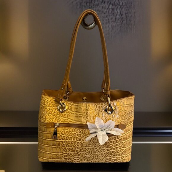 👜 MC Elegance Leather Shoulder Bag | Spacious & Stylish Work Tote - Picture 2 of 15